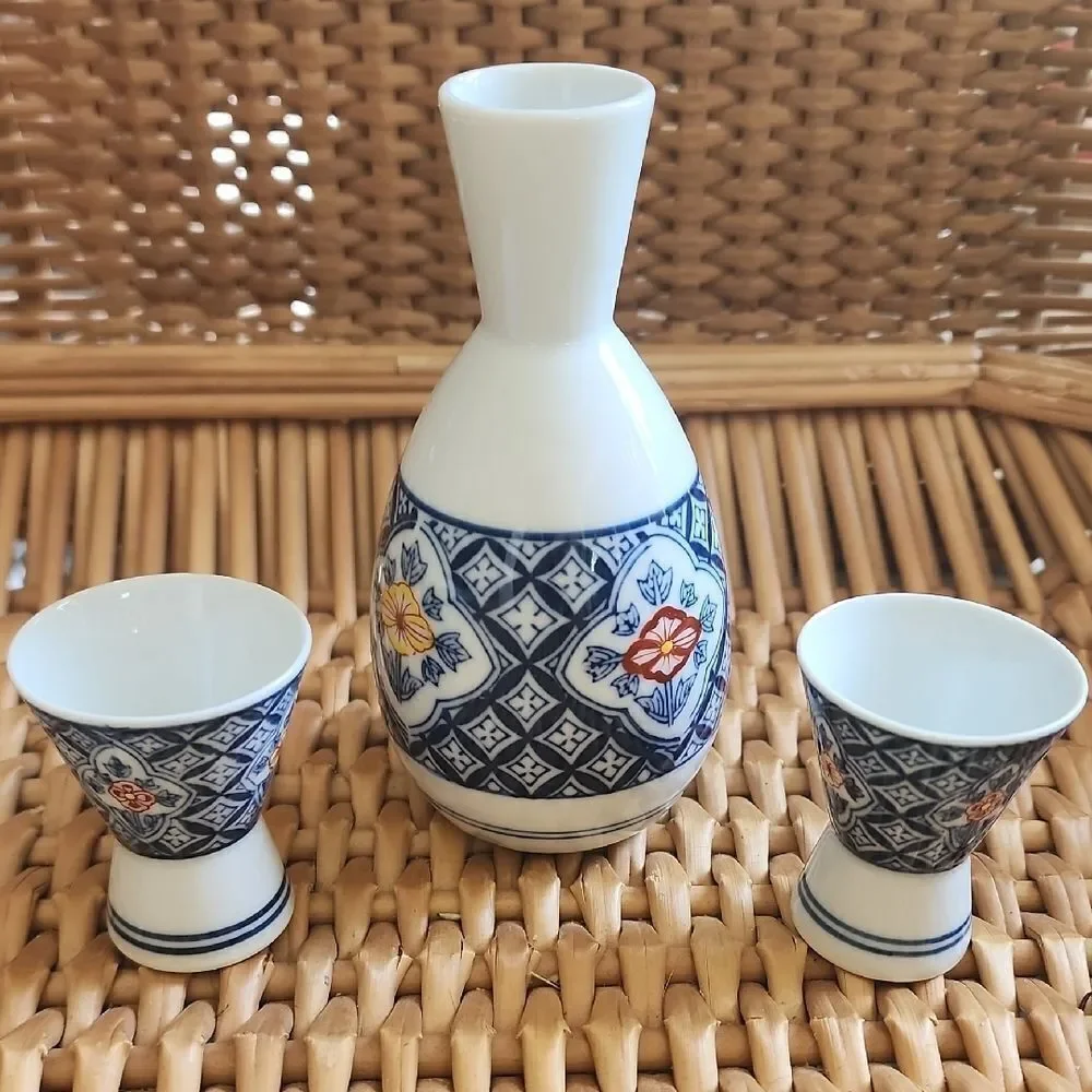 Vintage Blue & White Floral Tokkuri Ochoko Arita Ware Sake 3 Piece Set
